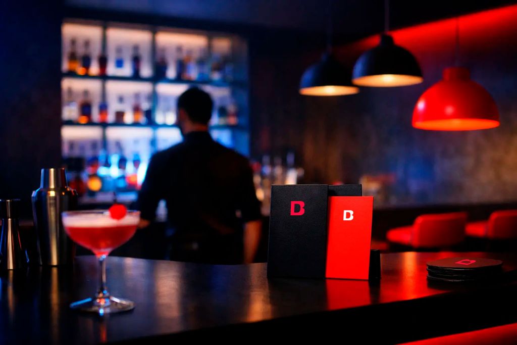 Lo primero que debes considerar en branding al abrir un bar no es el logo: es definir qué lugar vas a ocupar en la mente del cliente ideal.